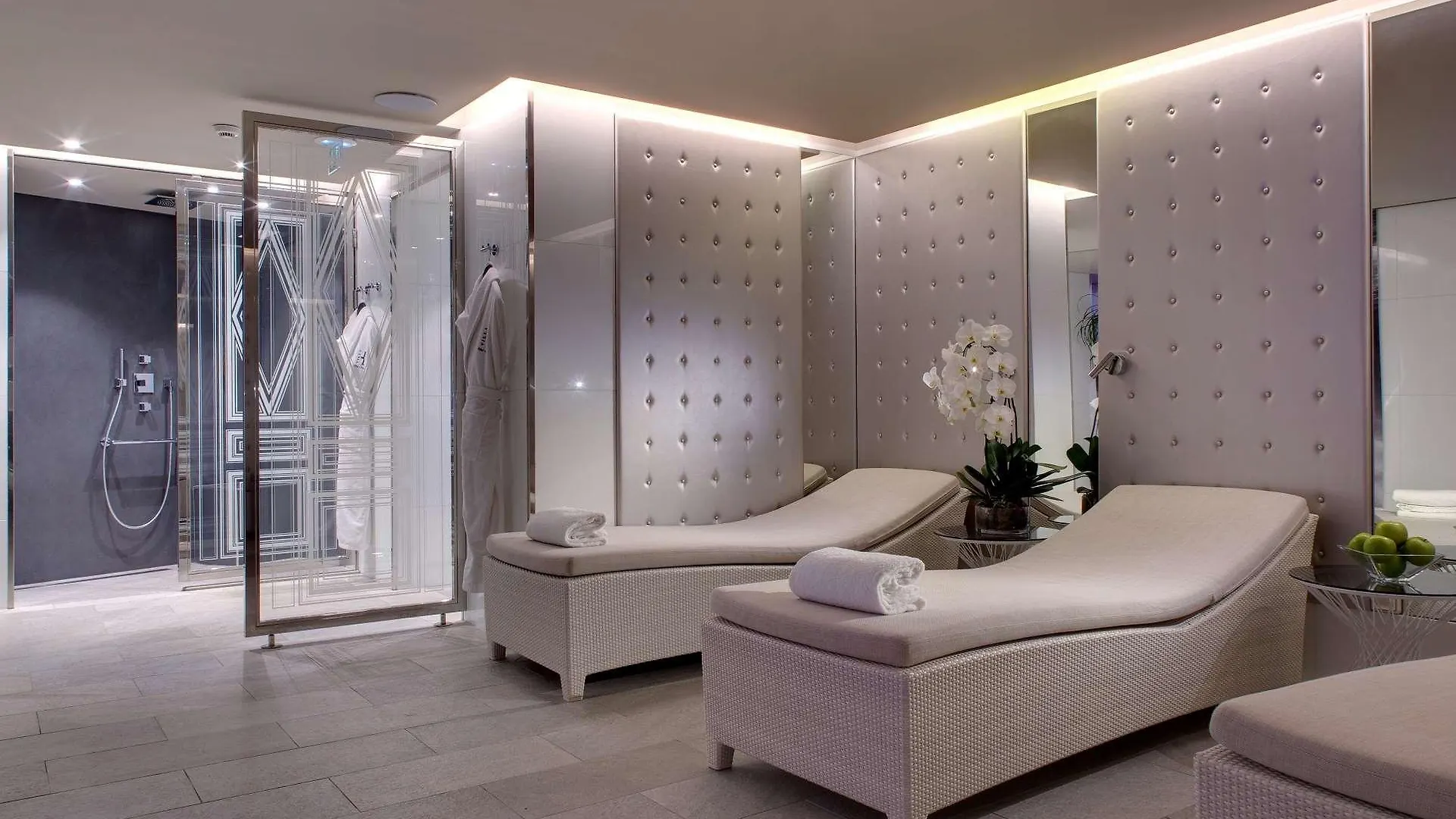 La Haussmann 4* פריז